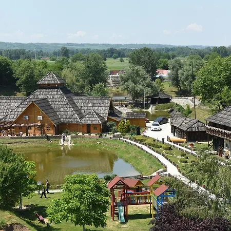 Resort Etno Selo Moravski Konaci *